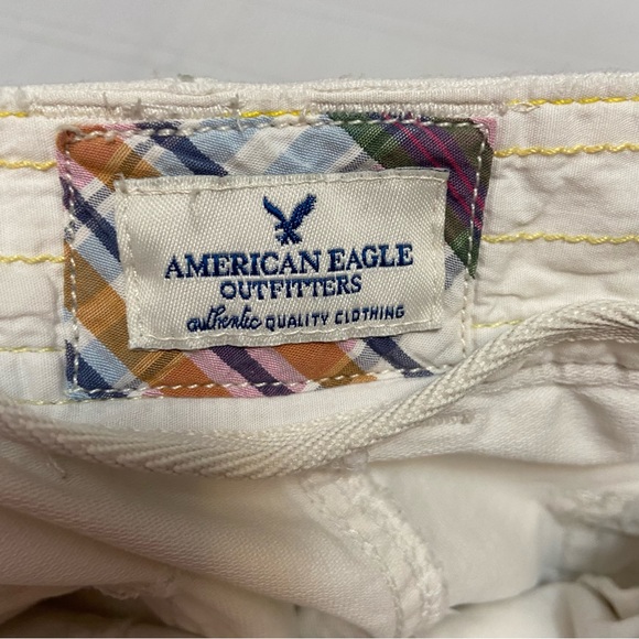 American Eagle Outfitters Womens Cream Shorts EUC size 8 - Picture 4 of 13
